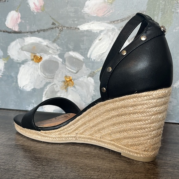 G by Guess open toe wedge, never worn, please refer to picture for size. Black - Picture 10 of 15